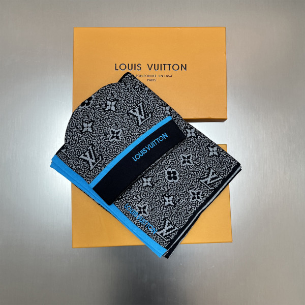 Louis Vuitton, Unisex Scarf Beanie Set, Grey