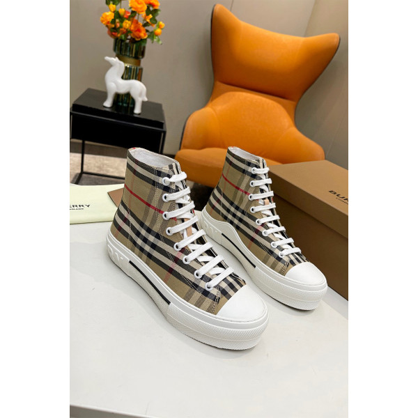 Burberry, Women's Sneaker, Camel