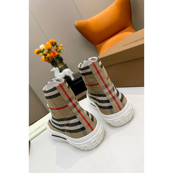 Burberry, Women's Sneaker, Camel