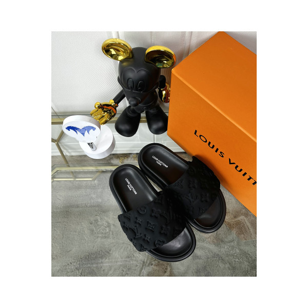 Louis Vuitton, Women's Slipper, Black