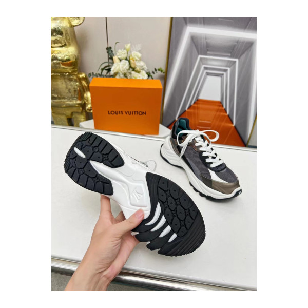 Louis Vuitton, Women's Sneaker, Grey