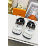 Louis Vuitton, Women's Sneaker, Grey