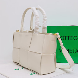Bottega Veneta, Women's Bag, White