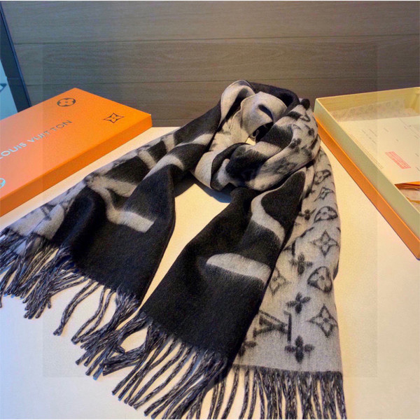 Louis Vuitton, Women's Scarf, Grey