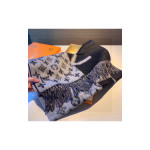 Louis Vuitton, Women's Scarf, Grey