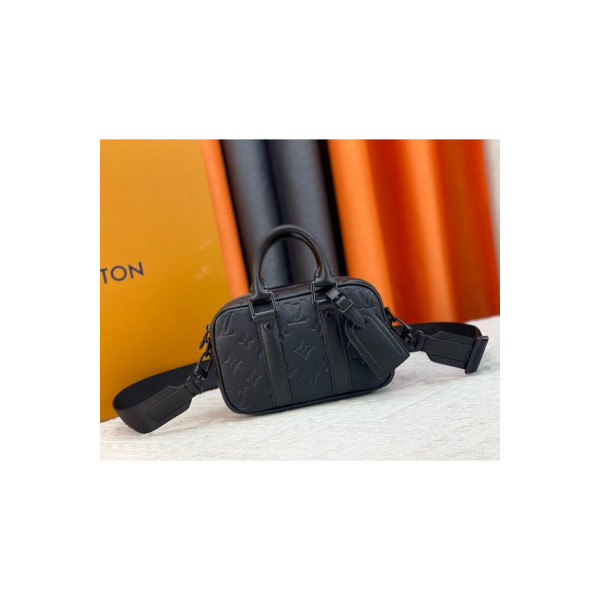 Louis Vuitton, Unisex Bag, Black