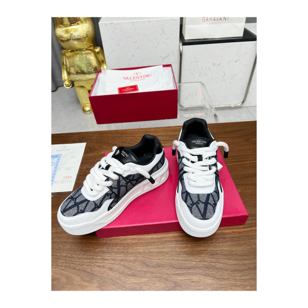 Valentino, Men's Sneaker, Black