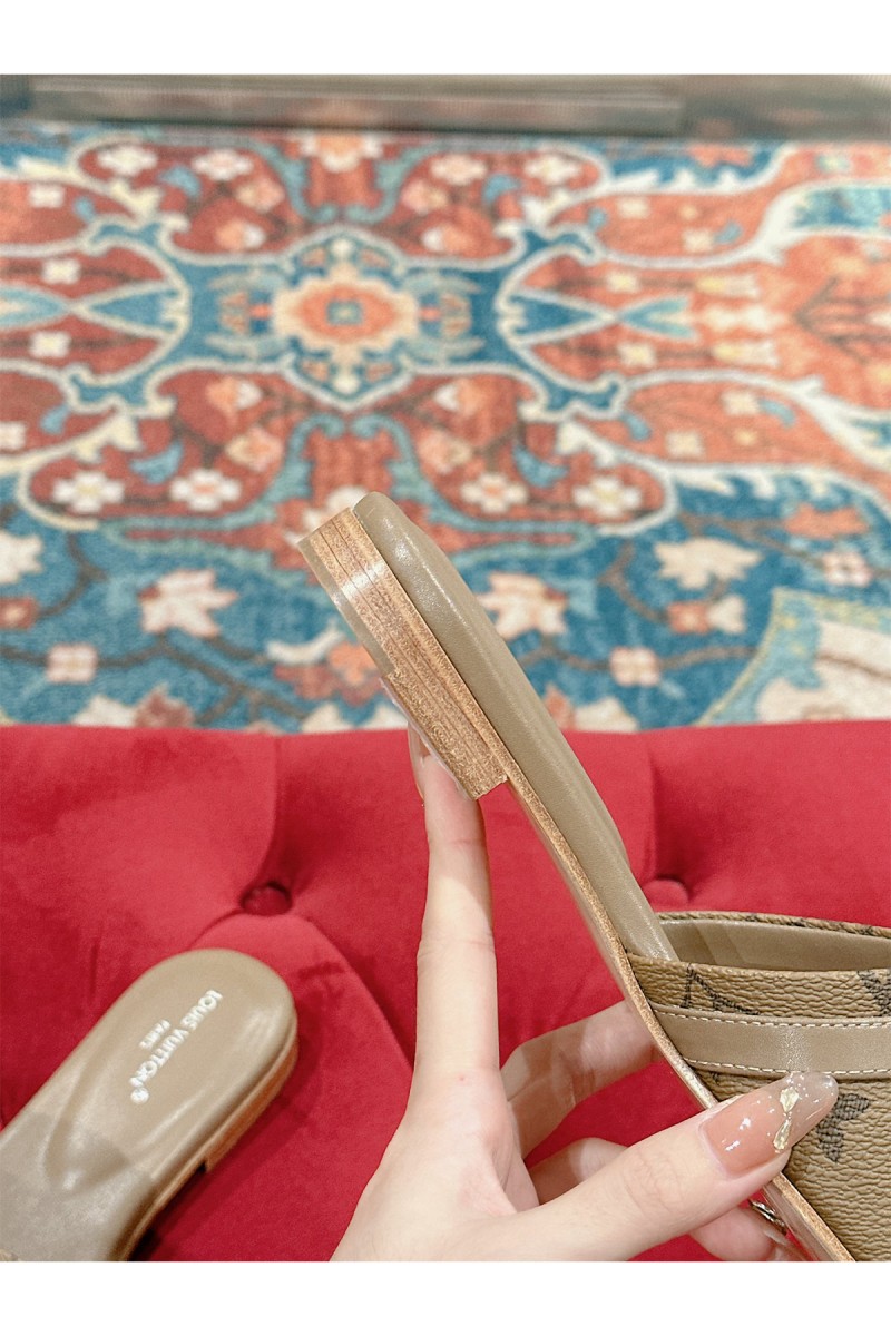 Louis Vuitton, Women's Slipper, Camel