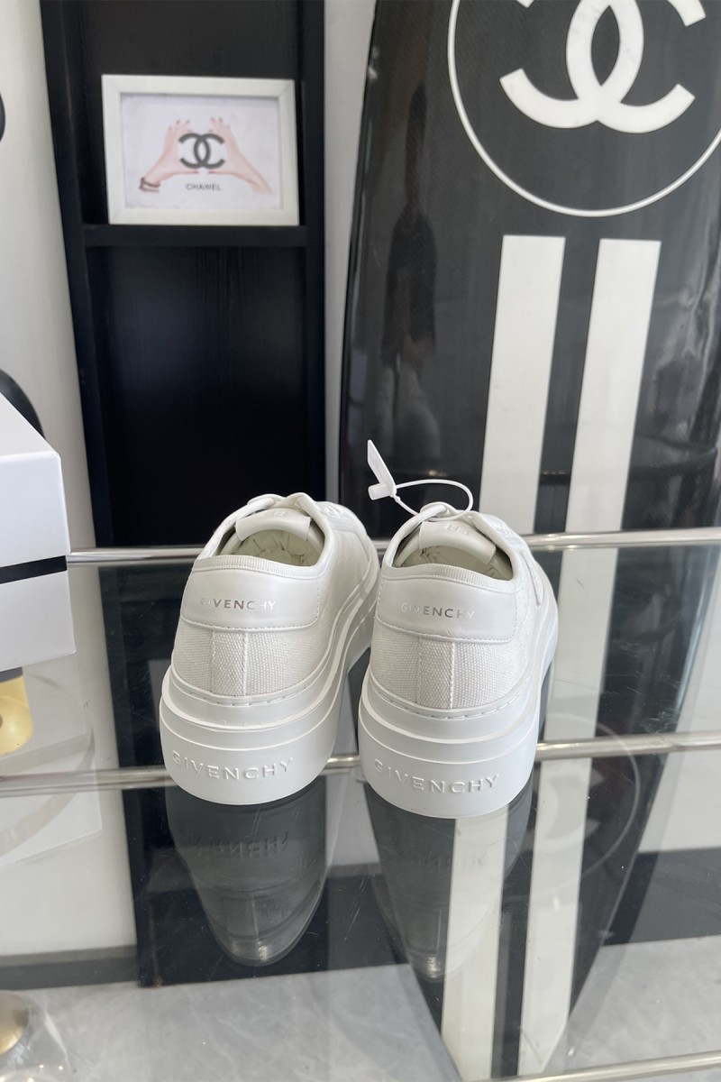 Givenchy, Women's Sneaker, White