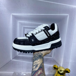 Louis Vuitton, Men's Sneaker, Black