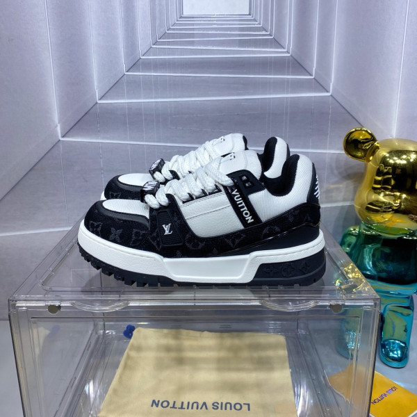 Louis Vuitton, Women's Sneaker, Black