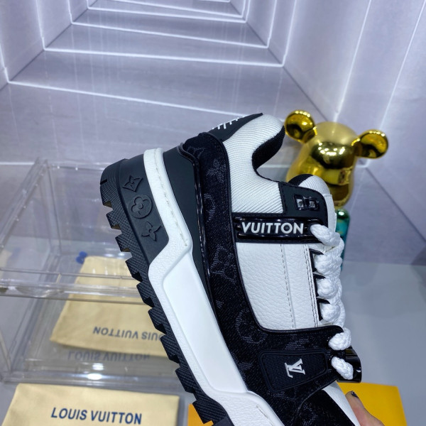 Louis Vuitton, Women's Sneaker, Black