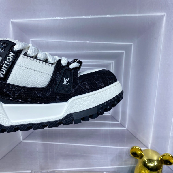Louis Vuitton, Women's Sneaker, Black