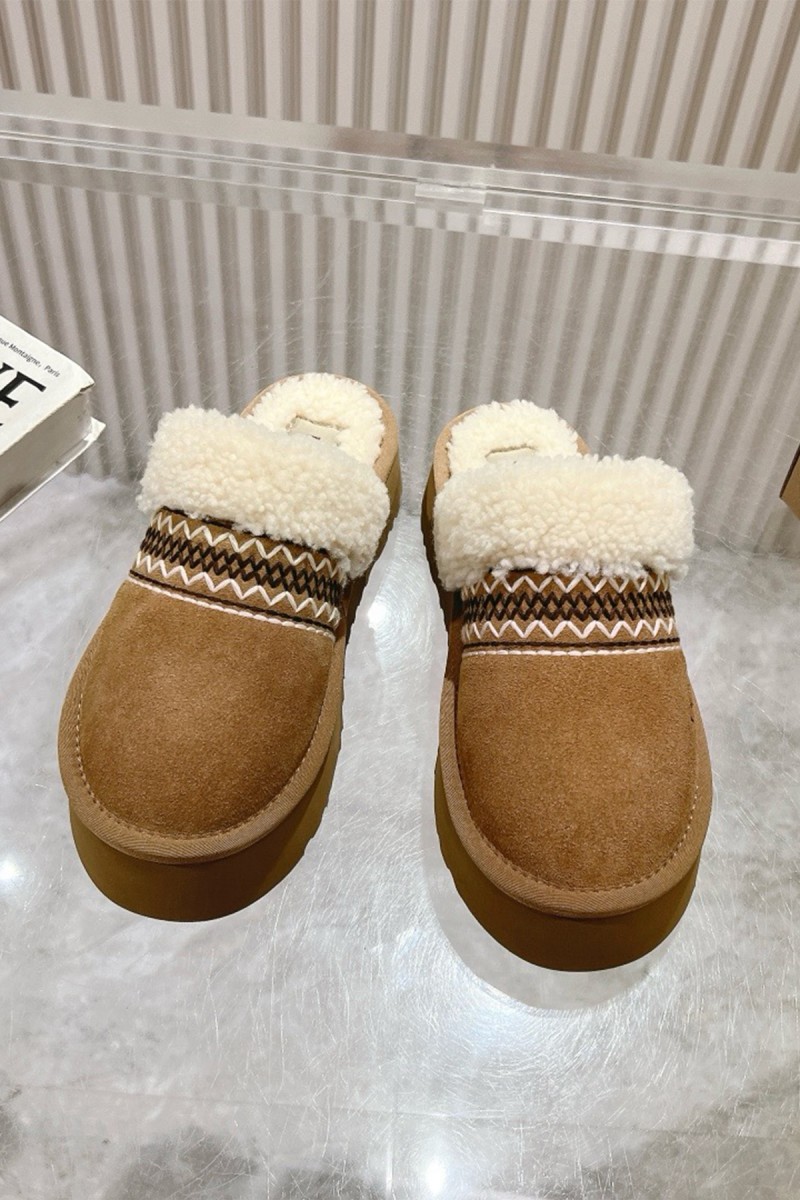 Ugg, Women's Slipper, Camel