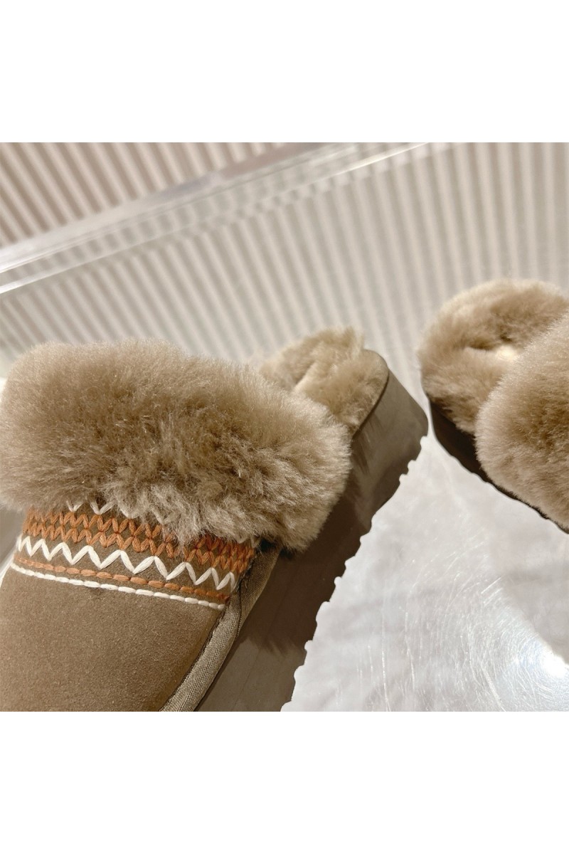 Ugg, Women's Slipper, Brown