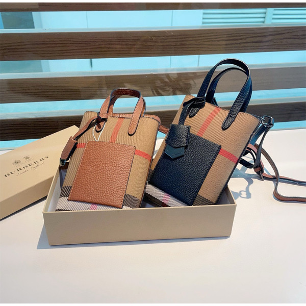 Burberry, Women's Bag, Black