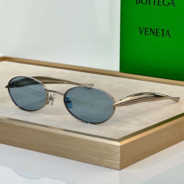Bottega Veneta, Sardine Oval, Women's  Sunglass