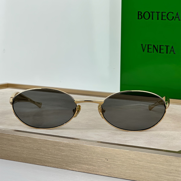 Bottega Veneta, Sardine Oval, Women's  Sunglass