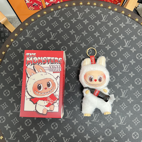Labubu Monster, Outfit Coca Cola Overall