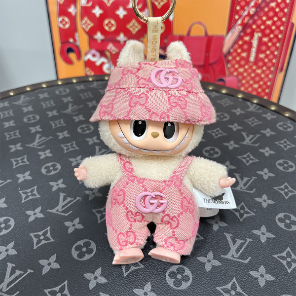 Labubu Monster, Outfit Gucci Overall