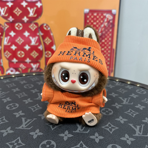 Labubu Monster, Outfit Hermes Overall