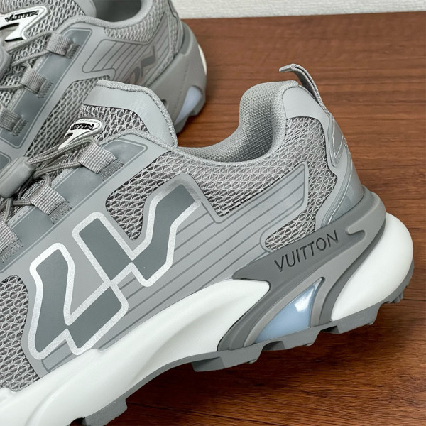 Louis Vuitton, Runner Tatic, Men's Sneaker, Grey