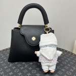 Labubu Monster, Outfit Louis Vuitton Overall