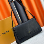 Louis Vuitton, Low Key Messenger, Dames Tas, Zwart