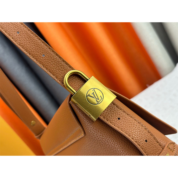 Louis Vuitton, Low Key Messenger, Women's Bag, Brown