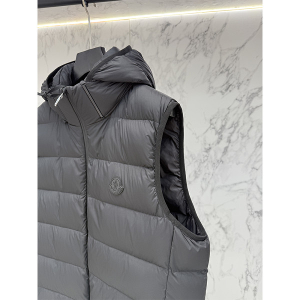 Moncler, Valmasque, Men's Vest, Black