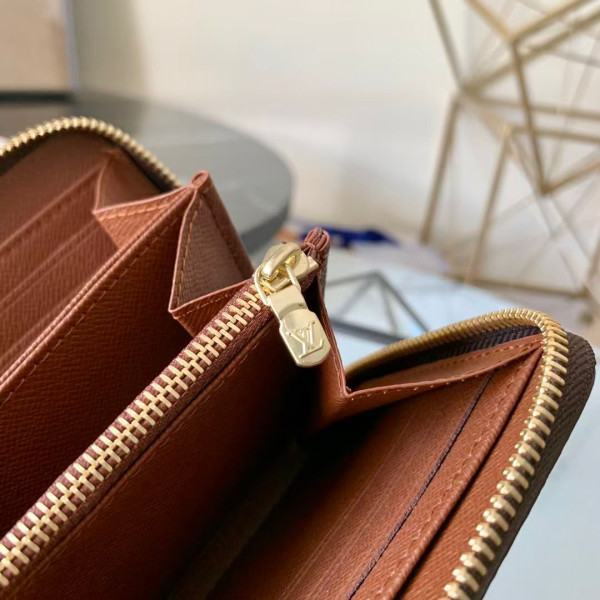 Louis Vuitton, Monogram Zippy, Unisex Wallet, Brown