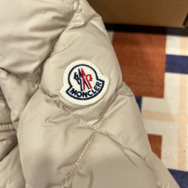 Moncler, Cygne, Women's Jacket, Beige