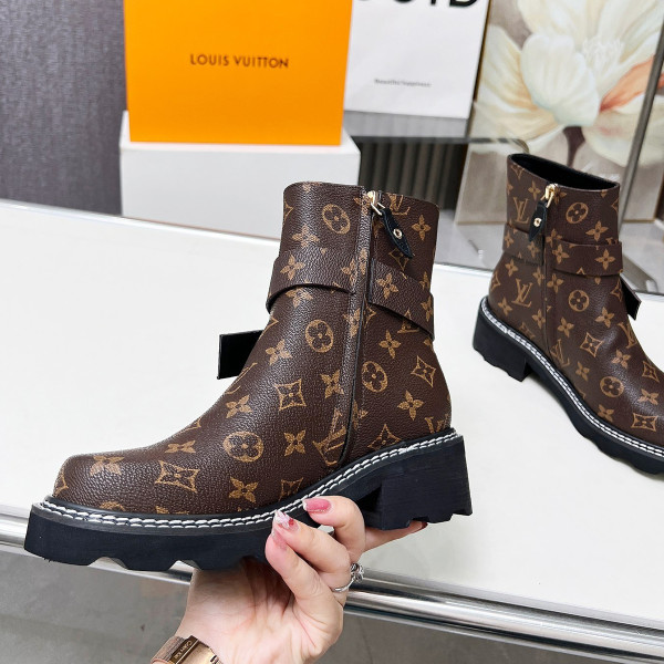 Louis Vuitton, Women, Boat