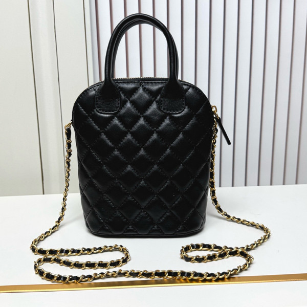 Chanel, Women, Bag, 18x17x6cm
