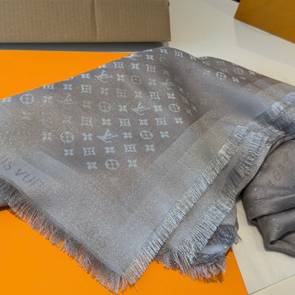 Louis Vuitton, Women Scarf