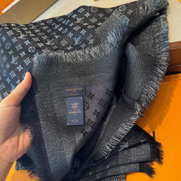 Louis Vuitton, Women Scarf