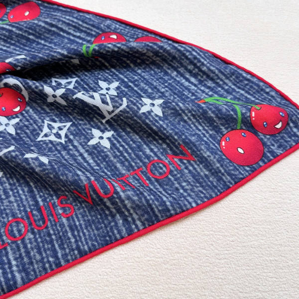 Louis Vuitton, Women Scarf