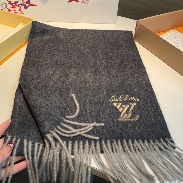 Louis Vuitton, Men Scarf