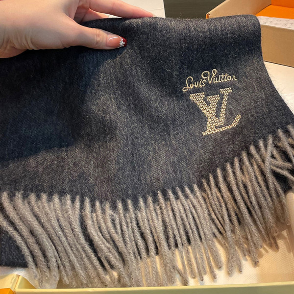 Louis Vuitton, Men Scarf