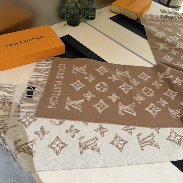 Louis Vuitton, Women Scarf