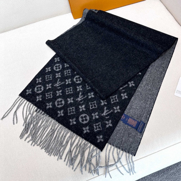 Louis Vuitton, Men Scarf