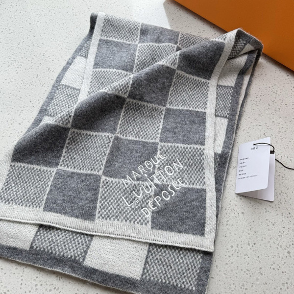 Louis Vuitton, Men Scarf