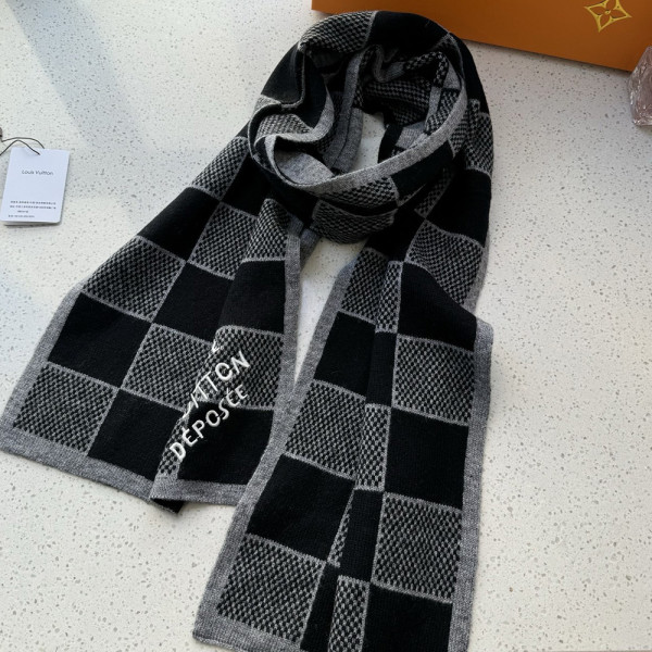 Louis Vuitton, Men Scarf