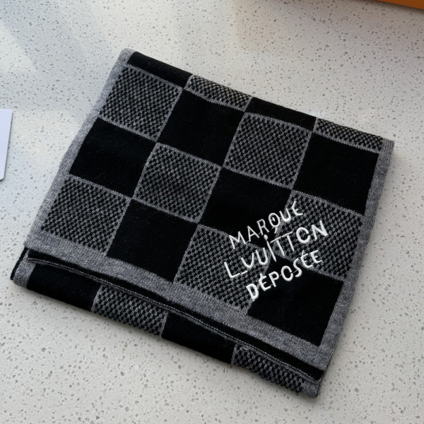 Louis Vuitton, Men Scarf