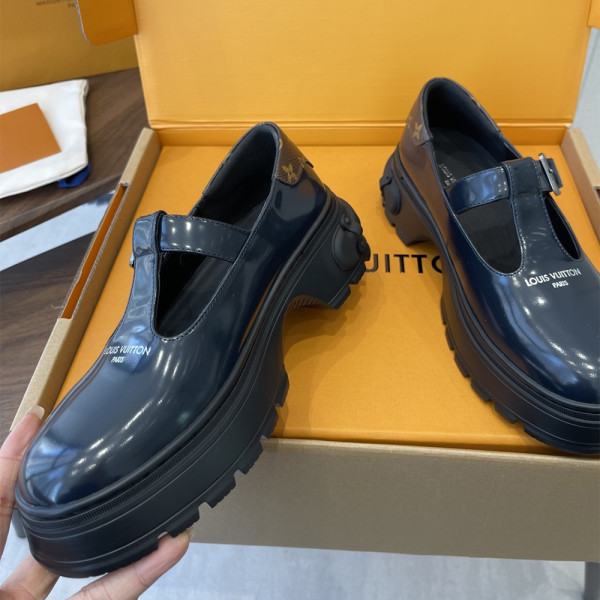 Louis Vuitton, Women Loafer
