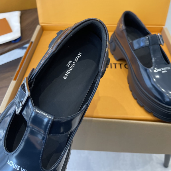 Louis Vuitton, Women Loafer
