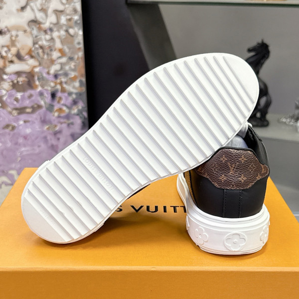 Louis Vuitton, Women Sneaker