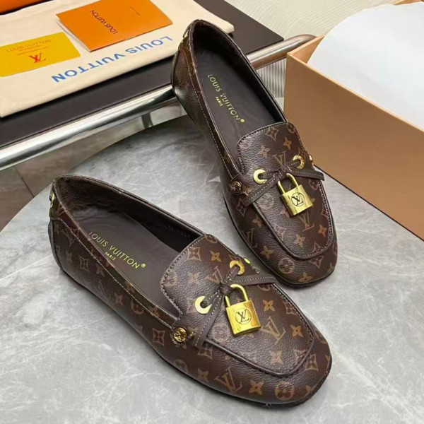 Louis Vuitton, Women Loafer