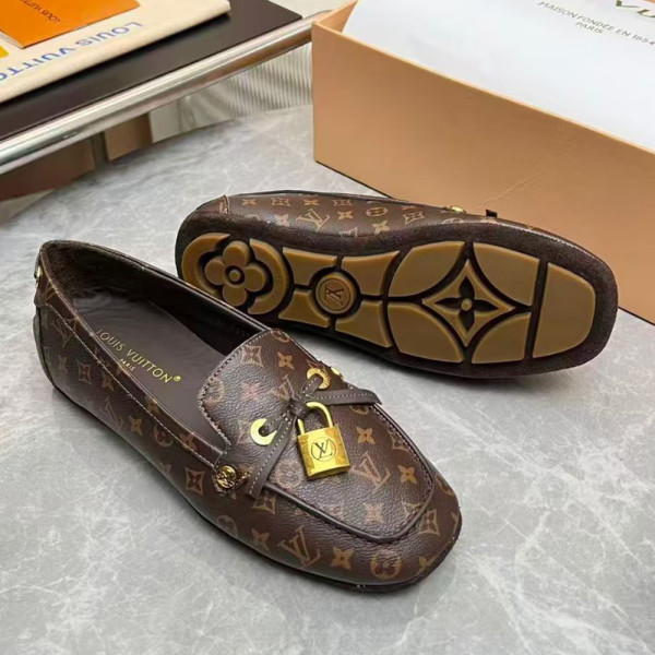 Louis Vuitton, Women Loafer