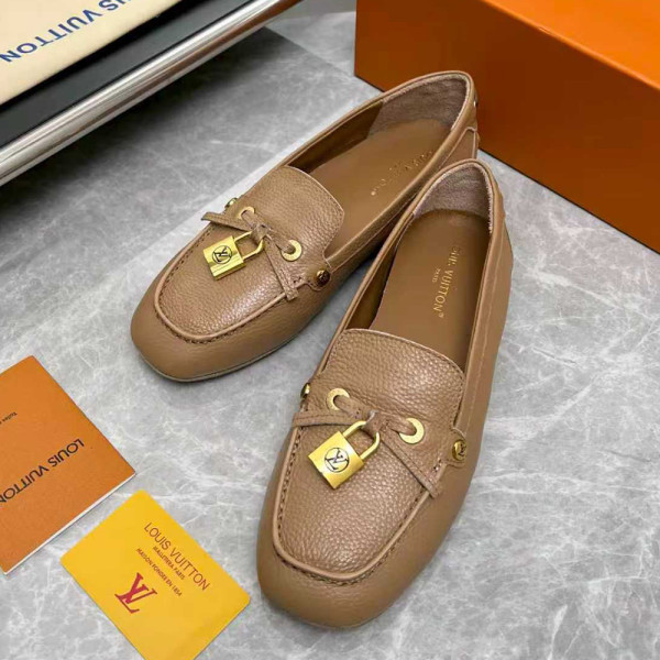 Louis Vuitton, Women Loafer